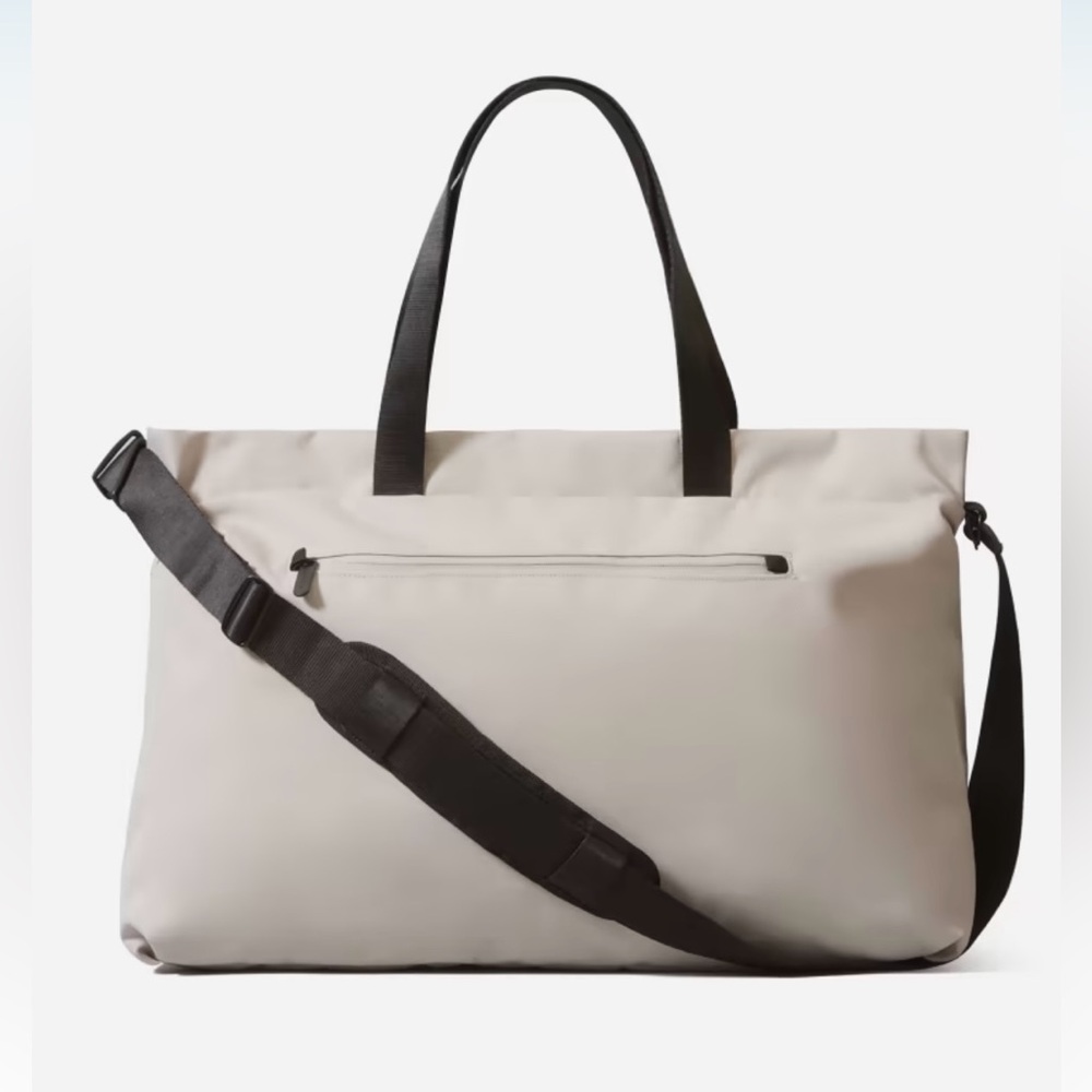 Everlane renew weekender bag - beige